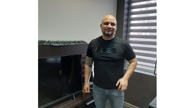 Бургаският предприемач Йоско Алипиев в офиса си 