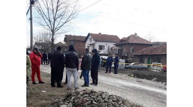 Районът на трагедията в Галиче, отцепен от полиция в събота

