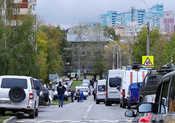 15 са вече загиналите при стрелбата в Ижевск, 11 от тях са деца