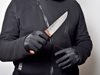 Психично болен варненец нападна с нож своя съседка