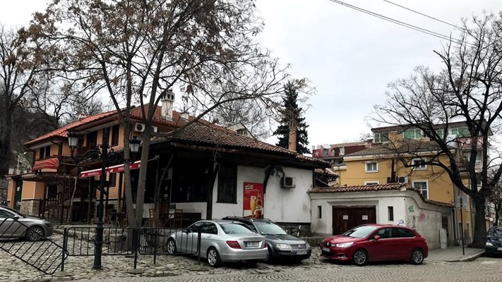 В кафене "Старинно" е започнал и Вторият конгрес на БСДП през август 1892 г. 