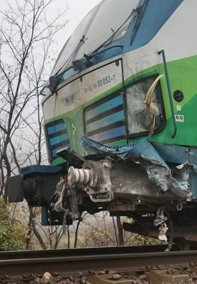 Влакът след инцидента. Кадър: Фейсбук