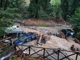 Нови проливни дъждове се очакват в наводнените райони на Гърция през следващата седмица