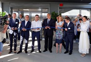 Пазарджишкият завод на "Костал" бе официално открит вчера.