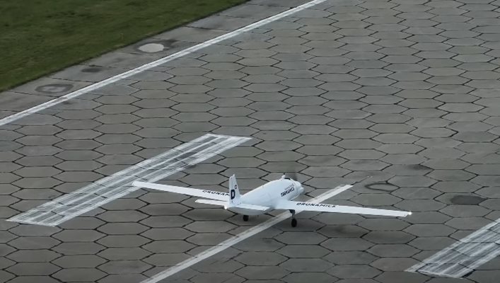 Българи създадоха първия товарен дрон (Видео)
