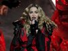 Мадона отложи концерт заради болки в коляното