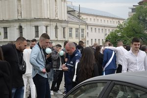 Полицията в Разград глоби 16 абитуриенти, вдигали шум на пътя с клаксони и мощни мотори