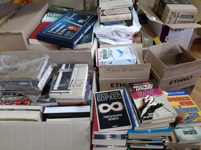 Около 740 книги успява да събере затворникът за обновяване на библиотеката в общежитието