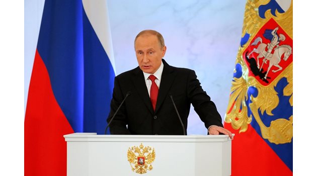 Владимир Путин изнася годишната си реч в Кремъл.