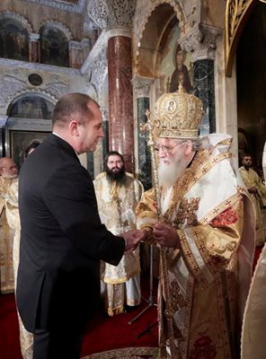 Румен Радев и патриарх Неофит  СНИМКИ: Прессекретариат на президентството