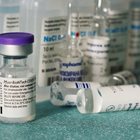Pfizer и BioNTech обявиха, че са разработили нова ваксина, специално за варианта Омикрон на COVID-19.