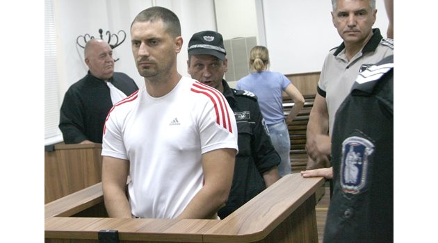 Командосът Ангел Желязков твърди, че е действал при самозащита.