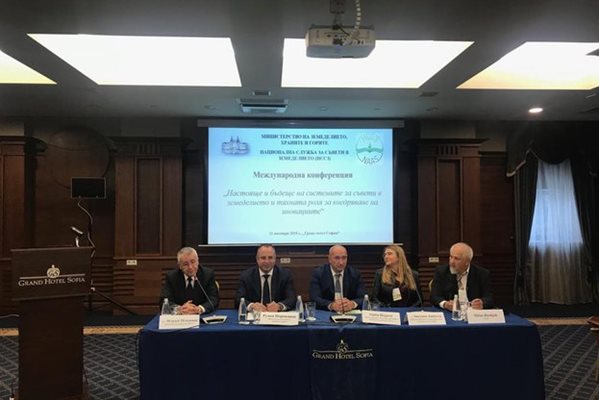 Министър Порожанов и експерти от няколко държави дискутираха системите за съвети в земеделието.