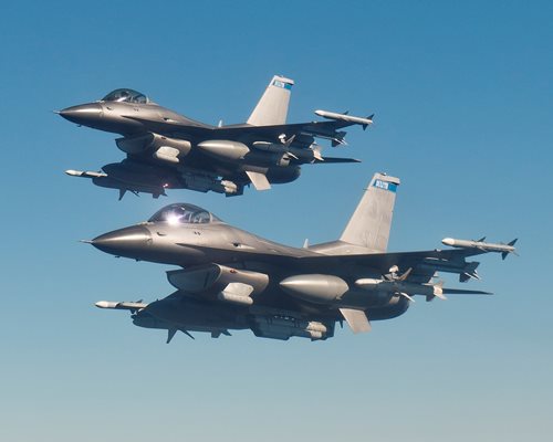 Пандемията няма да забави доставката на първите 8 F-16.