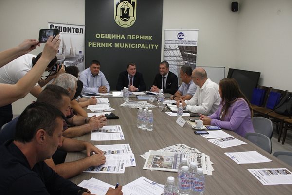 Ръководството на Камарата на строителите в България започна от Перник серия от срещи с местната власт.