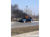 Лек автомобил се самозапали в движение в столичния квартал Слатина (видео и снимки)