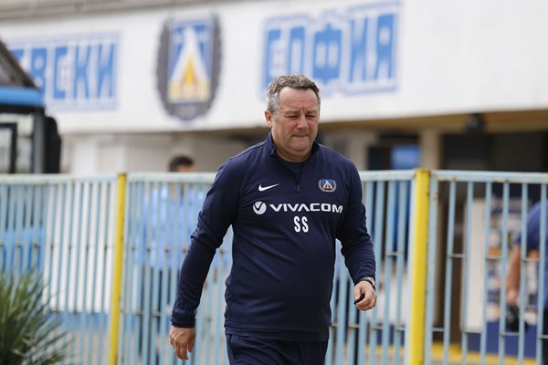Стоянович е доволен от заплатата си в "Левски"