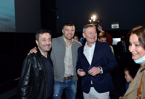Евтим Милошев заедно с боксьора Тервел Пулев и актьора Моньо Монев (от ляво на дясно)