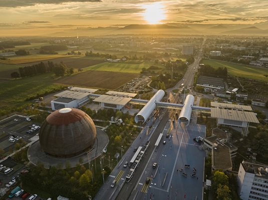 Централата на ЦЕРН в Женева Снимка: Министерството на образованието и науката