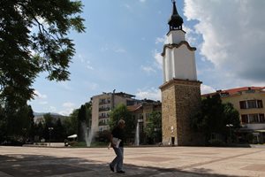 Почти 1 млрд. лв. в плюс ще влязат в общините, ако държавата им преотстъпи 
1/5 от подоходния данък (графика)