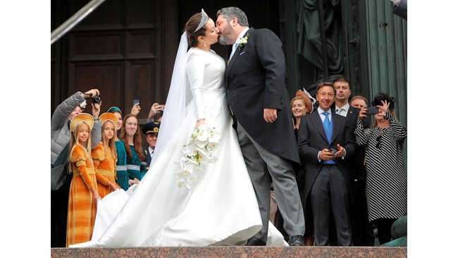 Simeon and Margarita at a glamorous wedding of the Romanovs in St. Petersburg (Obzor)