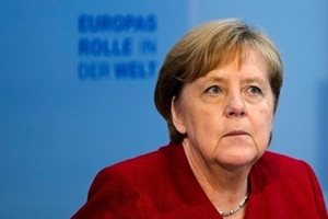 Консерваторите на Меркел бележат спад, очертава се рискована тройна коалиция