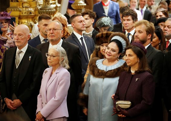 Цар Симеон и царица Маргарита бяха на първия ред на церемонията в черквата.