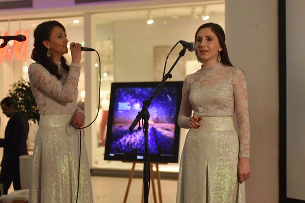 Момичетата от Avigeya voices зарадваха публиката със свои музикални изпълнения.