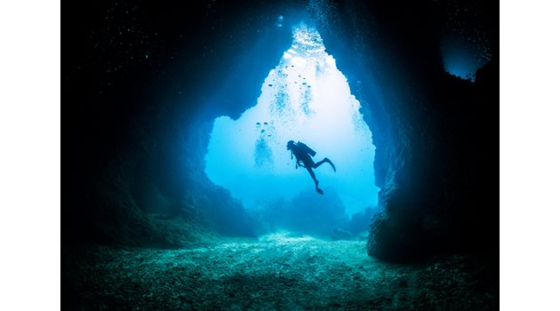Подводният археолог Франк Годио се натъкнал на 150-метрова стена, а зад нея видял плоча, на която пишело Хераклион.
СНИМКА: ГЕТИ ИМИДЖИС