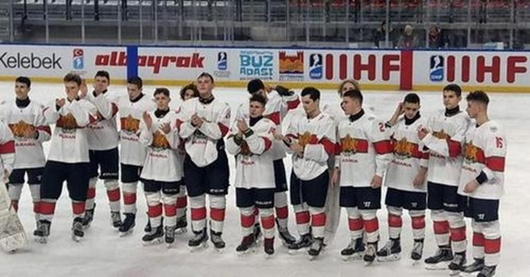 България с медали от световно по хокей на лед за младежи