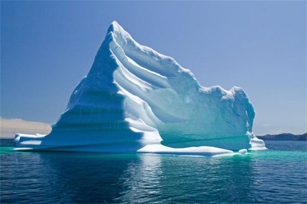 Гигантски айсберг се отцепи