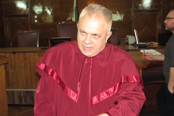 Прокурор Николай Николов 