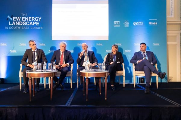 Отляво надясно: Паоло Гафури, Владимир Малинов, Джордж Кремлис, Анн Блънцер и Валентин Николов