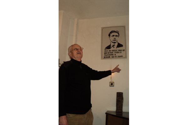 Павел Кипров започна гладна стачка в дома си.