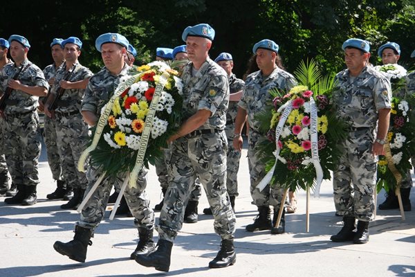 17 венеца бяха поднесени.