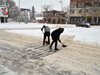 И затворници се включват в чистенето на Враца от снега