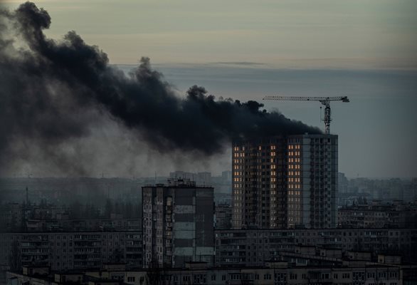 Жилищни сгради в Киев са пострадали след последното нападение на Русия.
СНИМКИ: РОЙТЕРС