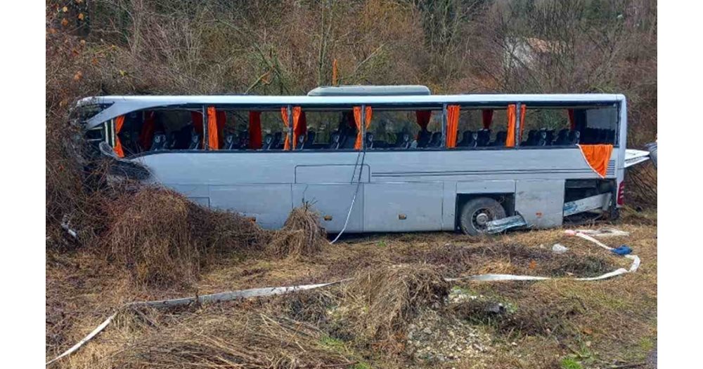 Bus Accident on Ruse-Byala Road: Passengers Break Windows to Escape