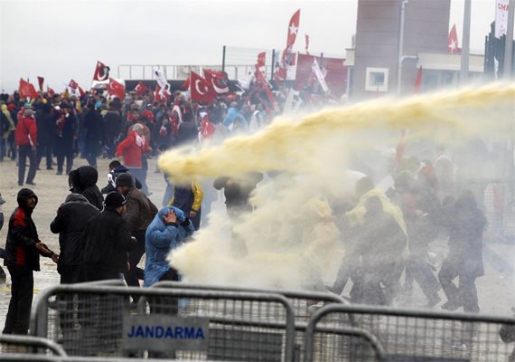 Протести в Турция срещу Ердоган - снимки