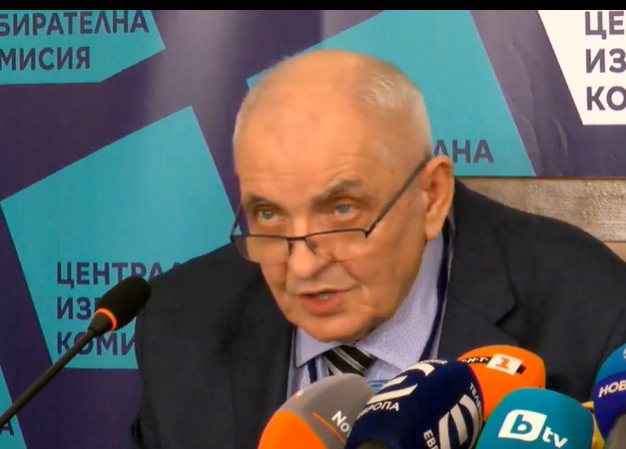 Доц. Димитър Димитров, зам.-председател на ЦИК: Очаквам 200 хил. повече пред урните на предстоящия вот