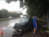 Футболист от Варна катастрофира с жена си и бебето им, отнесе спирка (снимки)
