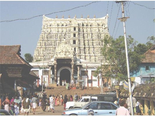 Храмът “Сри Падманабхасвани” в Индия крие съкровища за 16 милиарда евро.