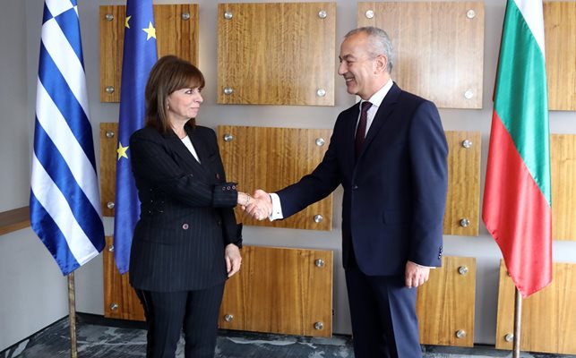 :инистър-председателят Гълъб Донев на среща с президента на Република Гърция Катерина Сакеларопулу.