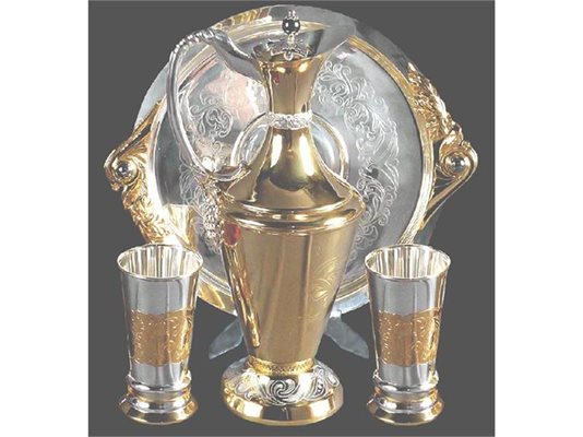 Златни и сребърни съдове от съкровищата на руските царе.
СНИМКИ:
РОЙТЕРС
И АРХИВ