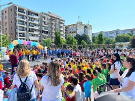 С песни, танци и веселие напълниха парк 2019 в район "Тракия"