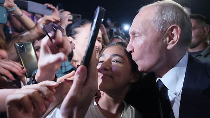 В градчето Дербент демонстрират любов към Путин