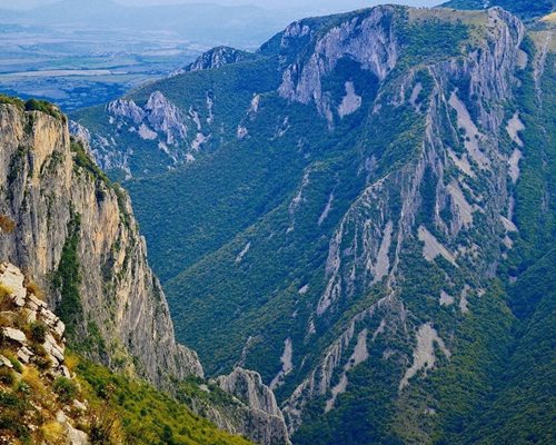 Не се препоръчват разходки във високите части на планините.