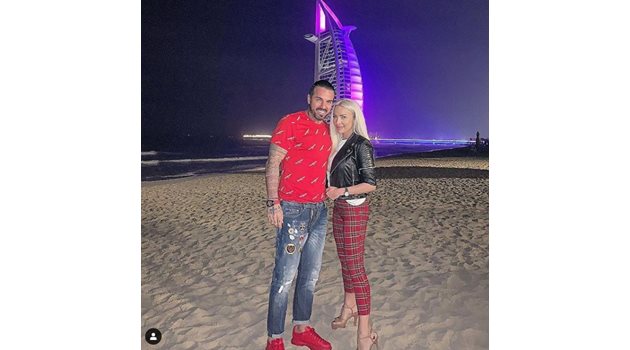 Двойката на почивка в Дубай през април.