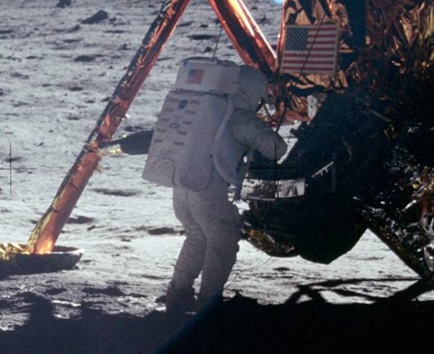 Слизането на Нийл Армстронг на Луната