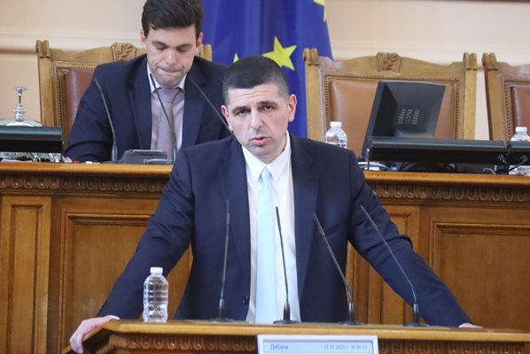 Депутатът Ивайло Мирчев в пленарната зала